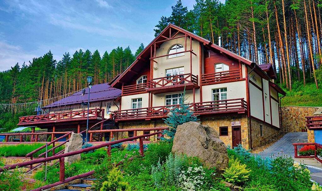 12 необычных отелей кавказа: отдых с впечатлениями