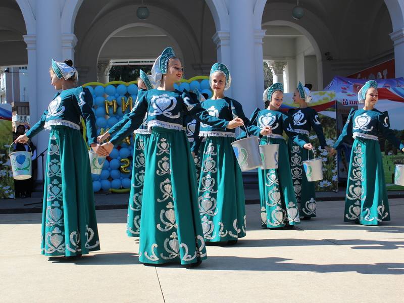 Xvi. праздники и развлечения. повседневная жизнь горцев северного кавказа в xix веке
