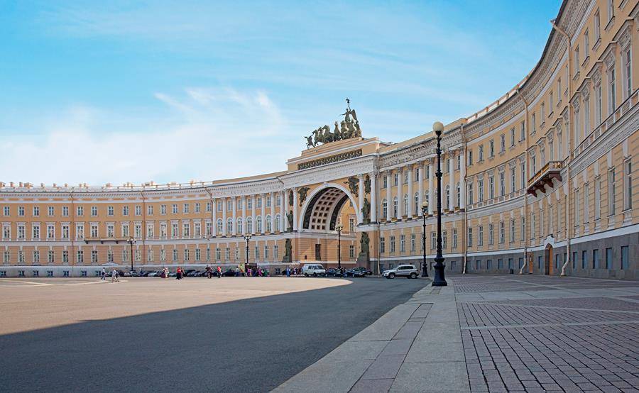 Топ-10 самых красивых площадей петербурга