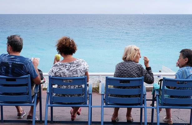 Отдых для пожилых людей: дома, на море, заграницей