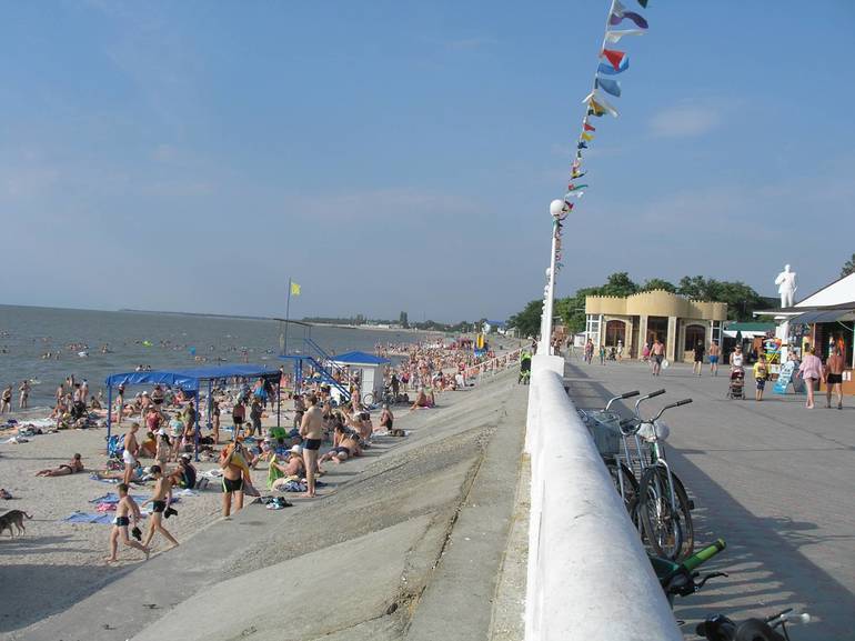 Приморско-ахтарск (краснодарский край) ℹ️ фото города и пляжа, достопримечательности, как добраться, история города, отдых на рыболовных базах, развлечения на набережной, музей