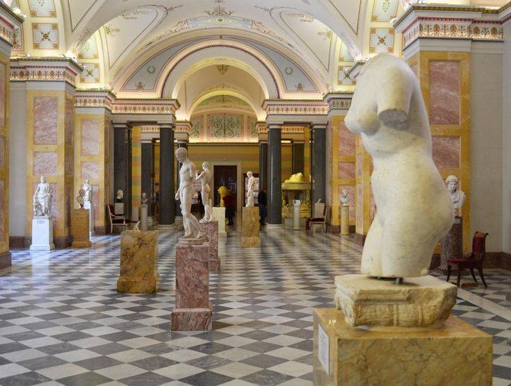 Эрмитаж — музей изобразительного и декоративно-прикладного искусства