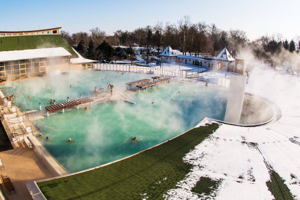 Топ-10 термальных источников россии для отдыха зимой: купание в горячих бассейнах под снегом