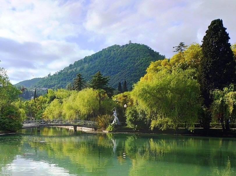 Абхазия: как добираться, где лучше отдохнуть, что есть и где жить