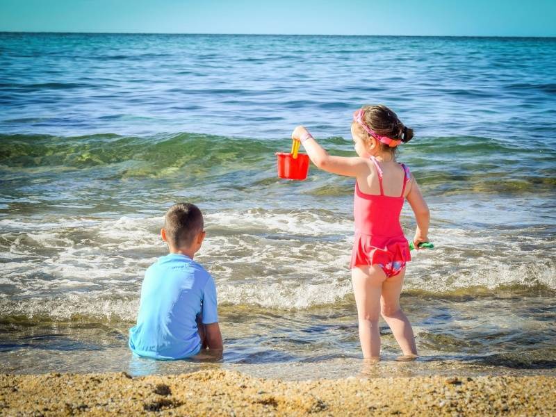 Куда поехать с ребенком в крым в 2021 году: плюсы и минусы популярных курортов рубрика родителям | новости