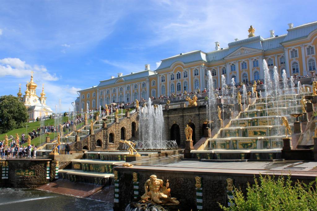Петергоф – уникальный город-музей, достопримечательность россии