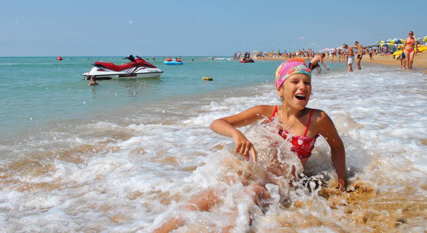 10 мест для самого дешевого отдыха на море в россии
