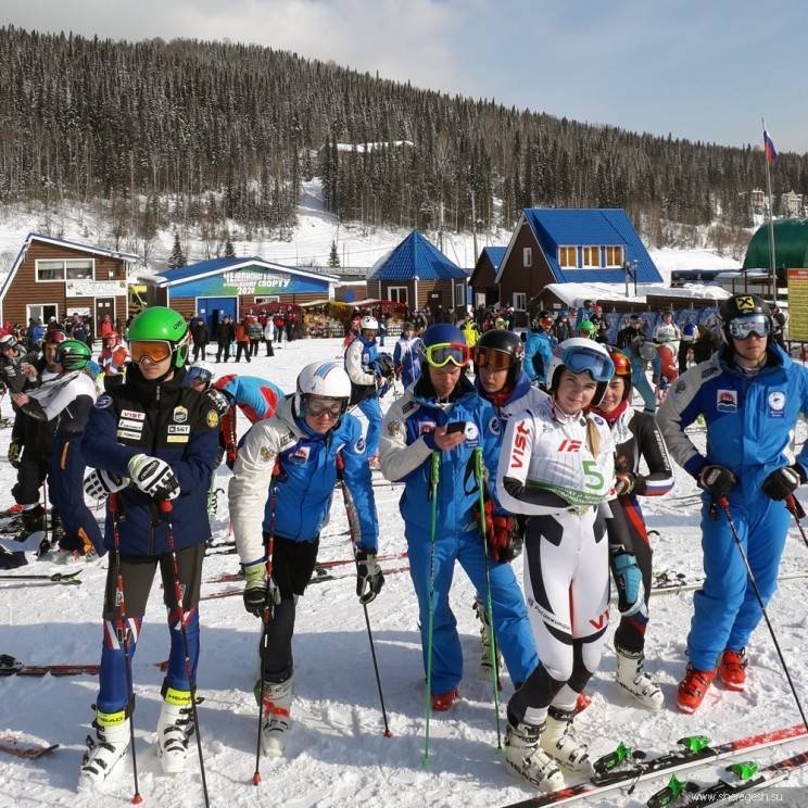 Лучшие горнолыжные курорты россии : где покататься на лыжах в 2021 — суточно.ру