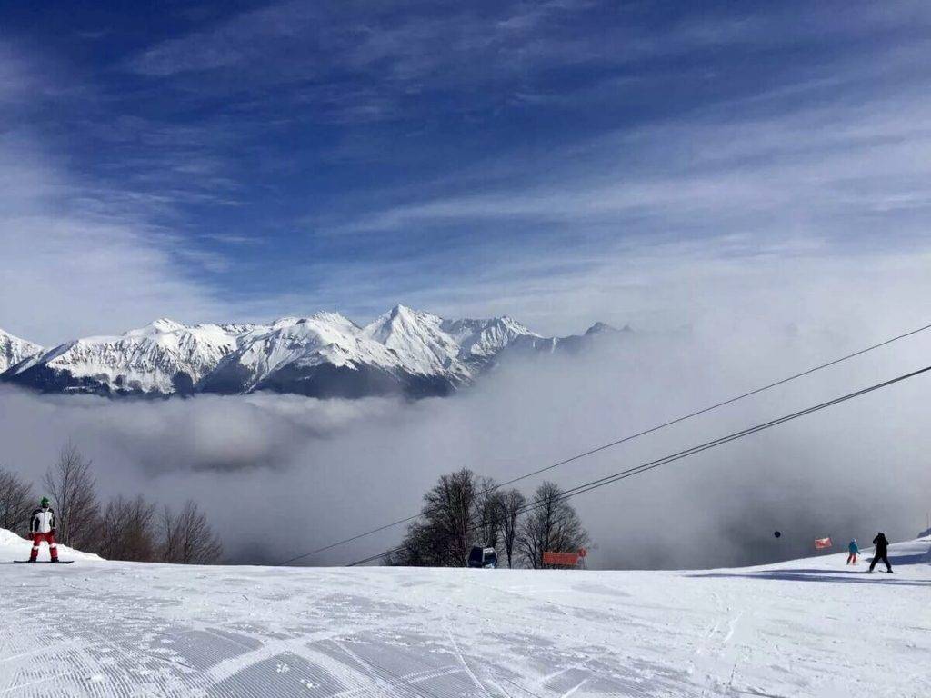 4 горнолыжных курорта сочи: где кататься на лыжах и сноуборде — суточно.ру