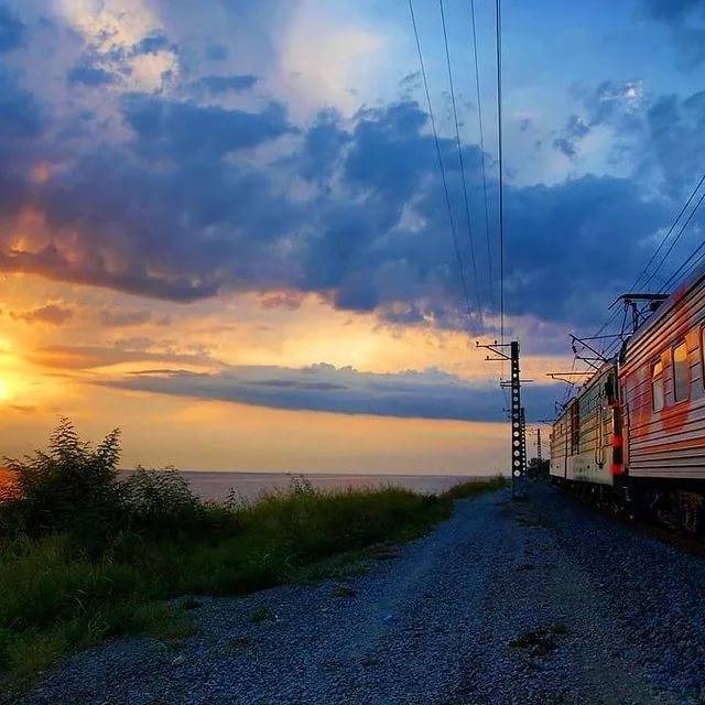 Куда можно поехать на море в россии на поезде?