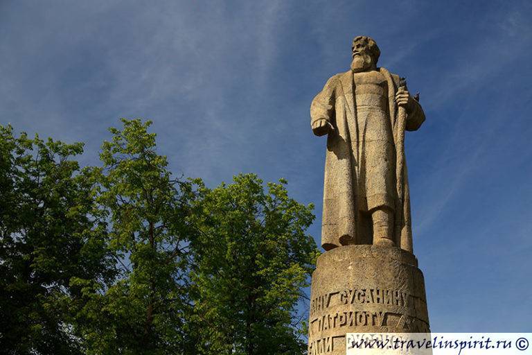Памятник ленину в костроме