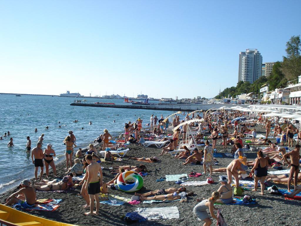 Где в октябре в россии ещё теплое море, чтобы можно было покупаться и позагорать