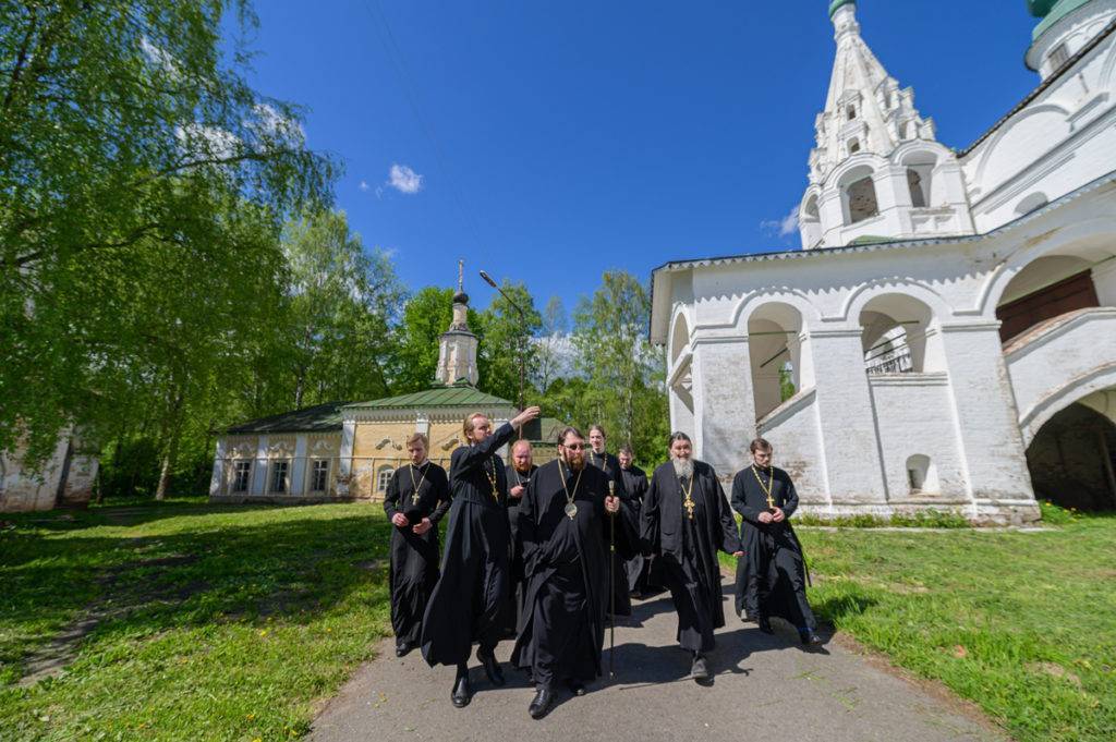 Монастыри на юге россии