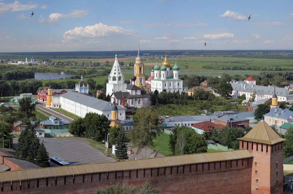 Коломна – подмосковный городок с кремлём и пастилой.