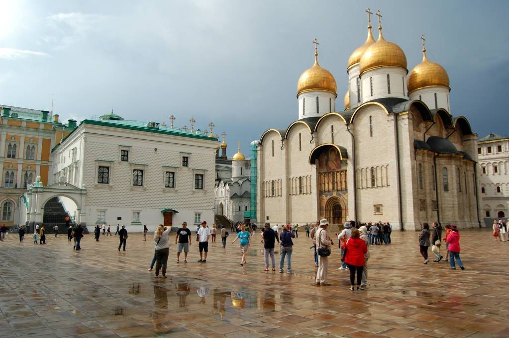 Соборная площадь московского кремля
