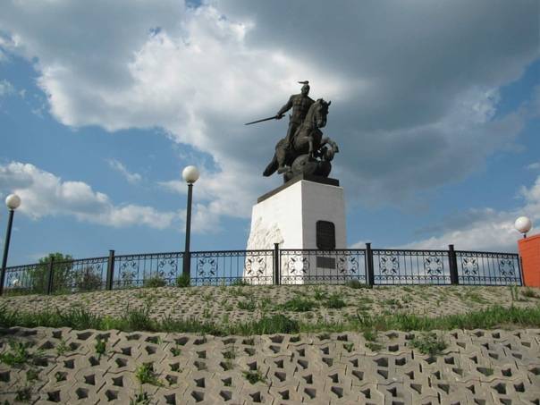 30 популярных памятников белгорода