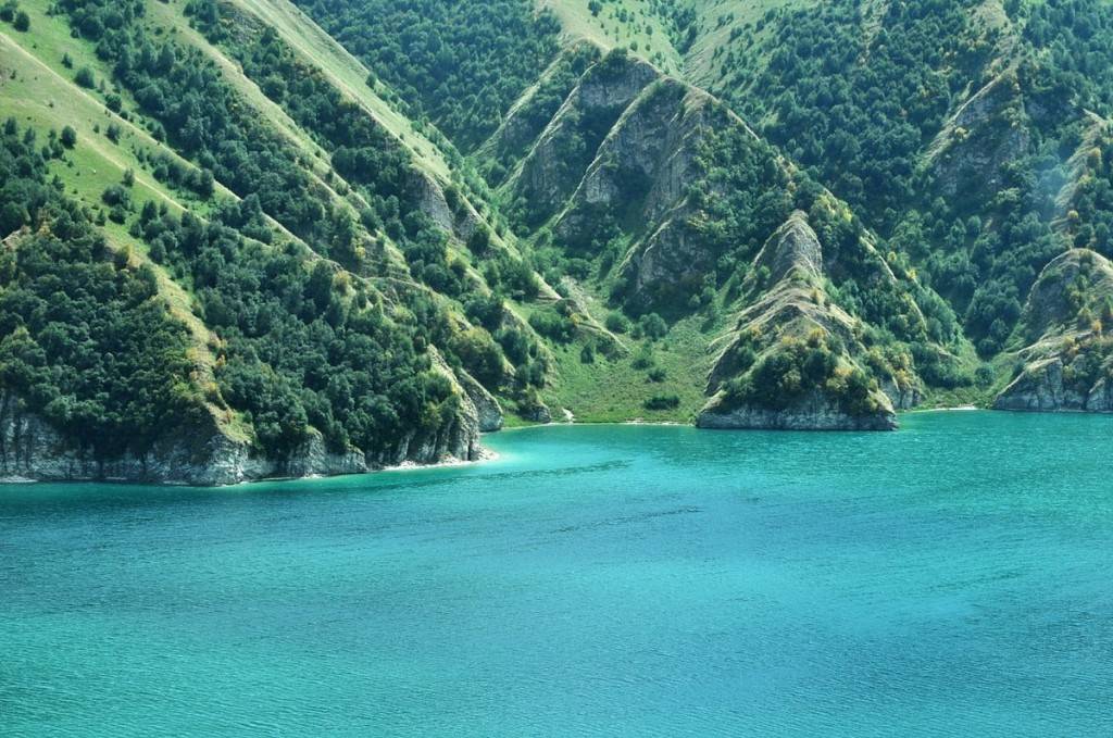 Природные достопримечательности кавказа: что посмотреть и куда съездить, путешествие в горы, маршрут, интересные места где можно отдохнуть