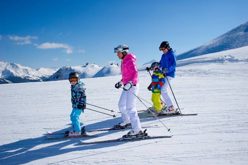Лучшие горнолыжные курорты россии для отдыха с детьми - официальные сайты, цены