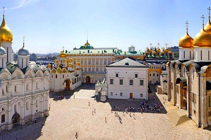 Соборная площадь кремля - вики