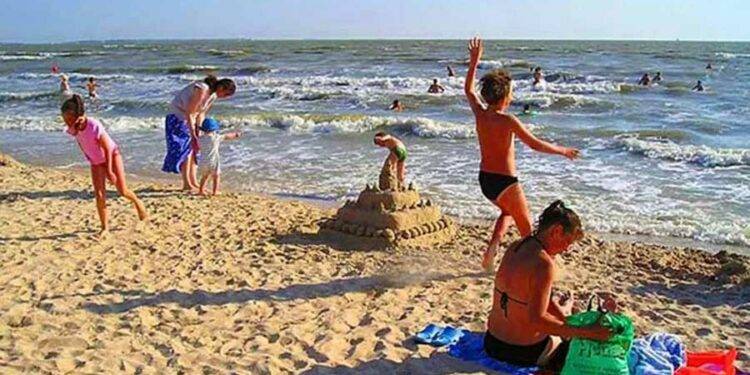 Азовского море- отдых с детьми: когда лучше ехать с ребенком отдыхать на курорты? +видео